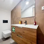 Isaura's - Cozy Little House In The Heart Of Viana Апартаменты *