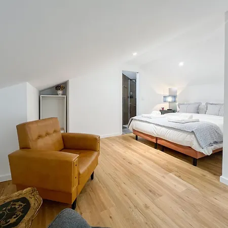 Isaura's - Cozy Little House In The Heart Of Viana * Виана-ду-Каштелу